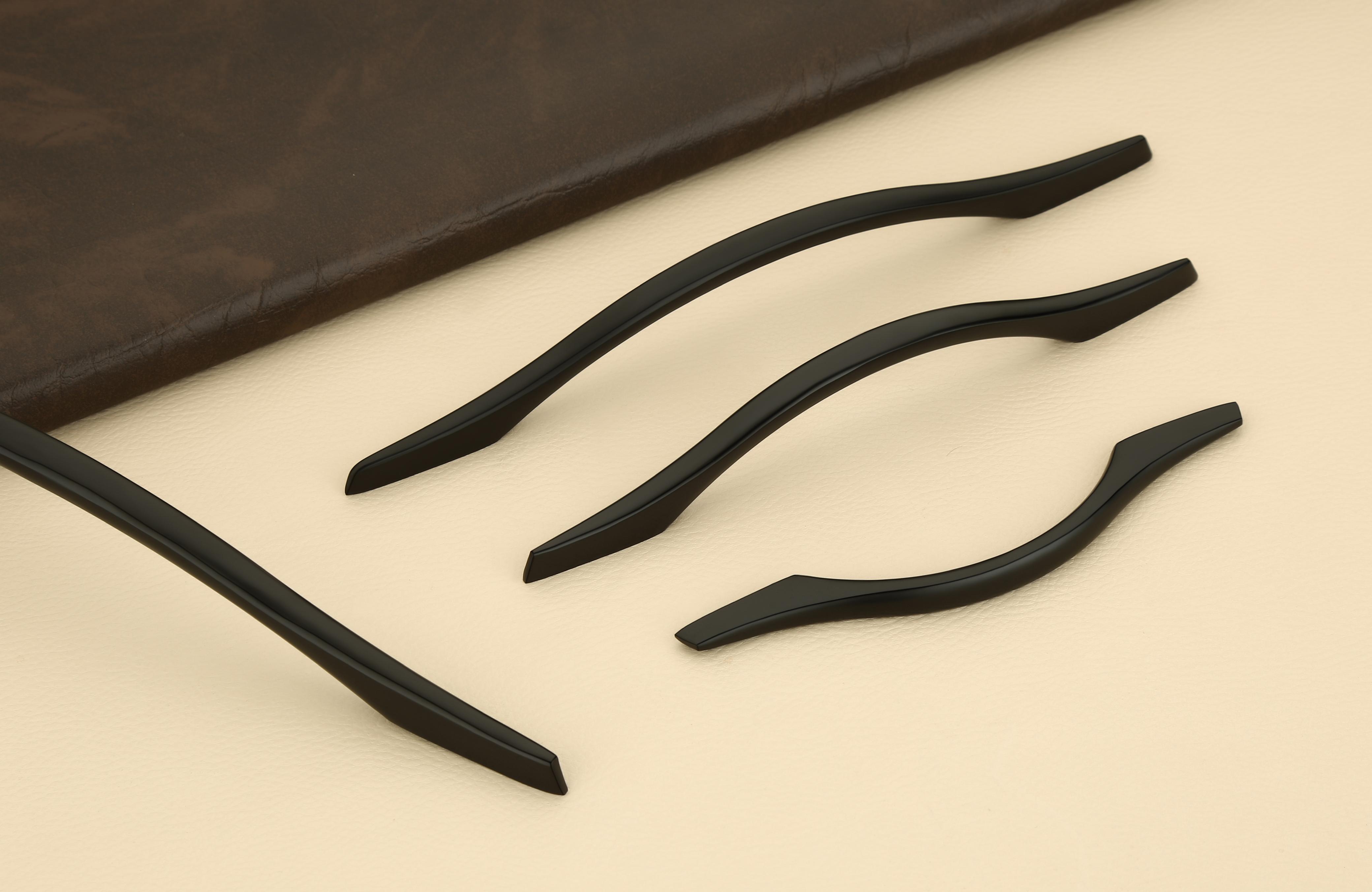 Handles H-006